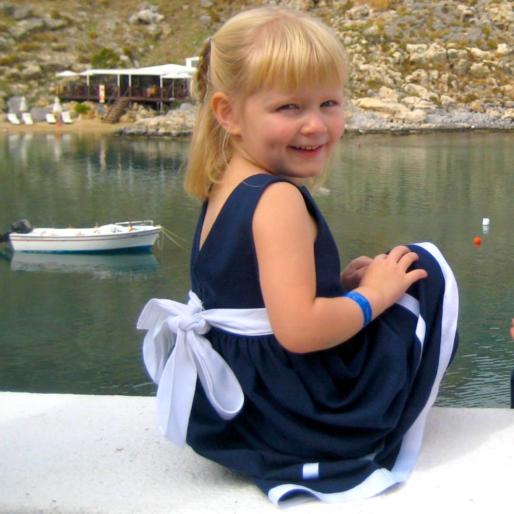 C.I. Castro & Co Sleeveless V Neck Daisy Detail Dress in Navy, size 3T